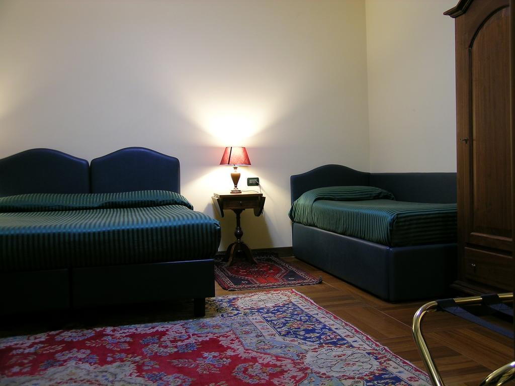 Relax Style House Central Rooms Pescara Zimmer foto
